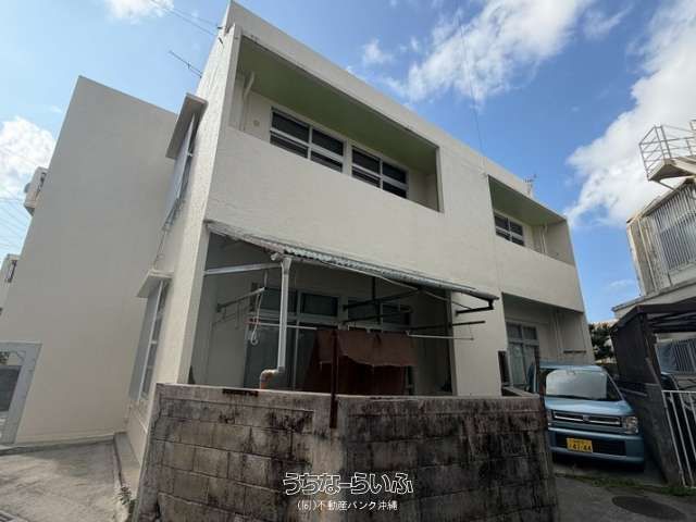 3DK Corner Apartment for Rent near Gibo Station, Naha - Thumbnail 2