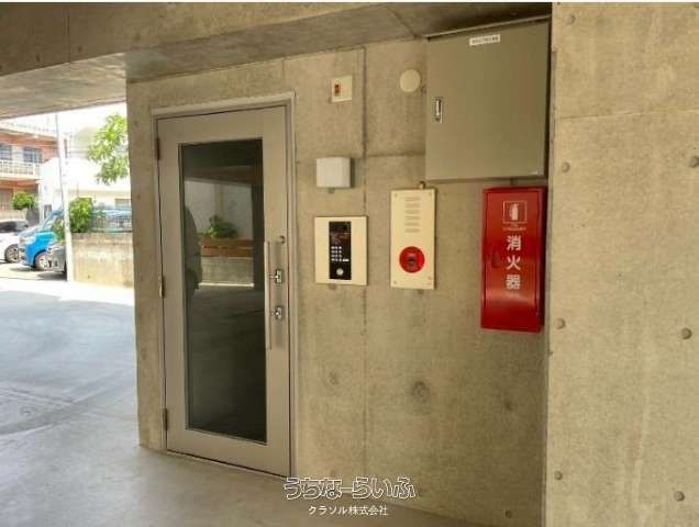 Modern 1R Apartment for Rent in Naha's Tsuboya, Okinawa - Thumbnail 3