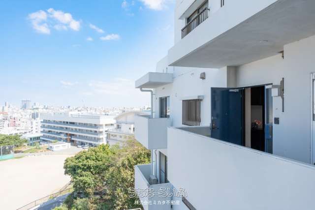 3LDK Apartment for Sale in Court Village Naha, Okinawa - Thumbnail 2