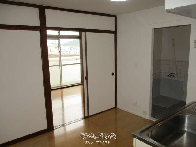 3DK Apartment for Rent in Naha Uema, Okinawa - Thumbnail 3