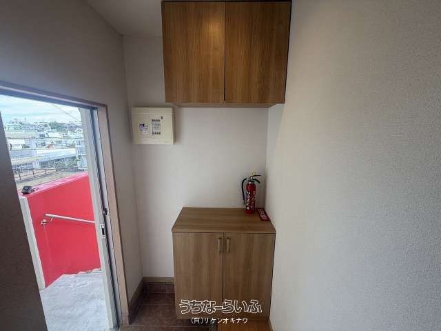 Pet-Friendly 2LDK Apartment for Rent in Tomigusuku, Okinawa - Thumbnail 2