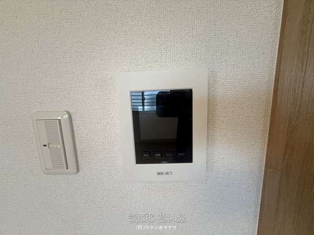 Pet-Friendly 2LDK Apartment for Rent in Tomigusuku, Okinawa - Thumbnail 3