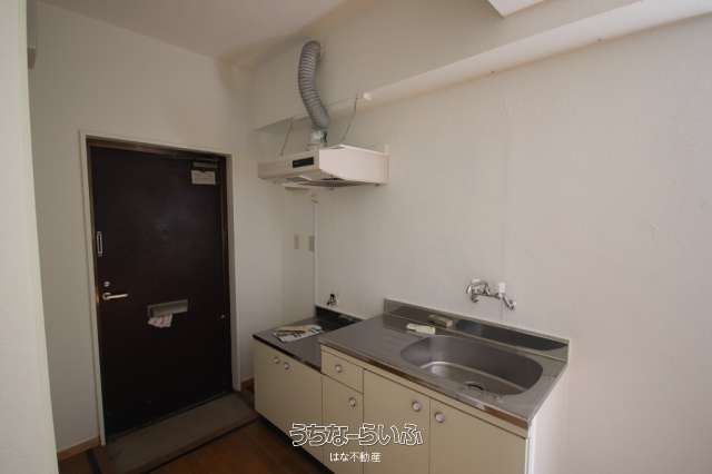 Apartment Building for Sale in Nishihara Town, Okinawa - Thumbnail 4