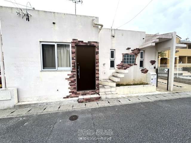 Furnished Pet-Friendly House for Rent in Chatan, Okinawa - Thumbnail 2
