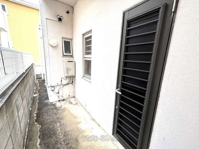Furnished Pet-Friendly House for Rent in Chatan, Okinawa - Thumbnail 3