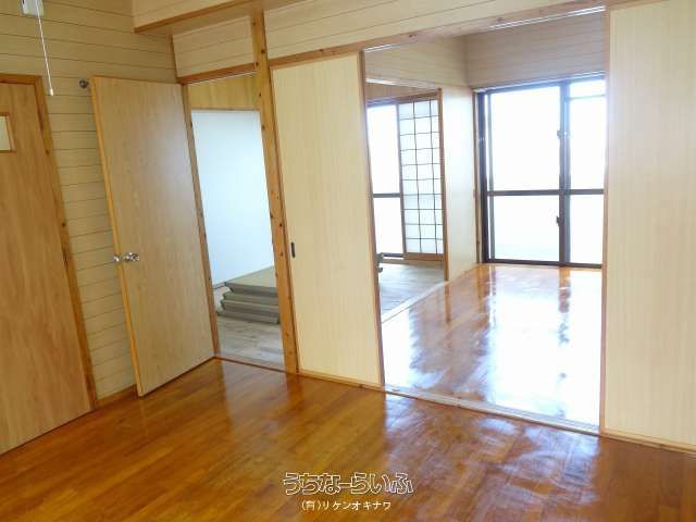 16-Unit 2LDK Apartment Building for Sale in Okinawa City - Thumbnail 3