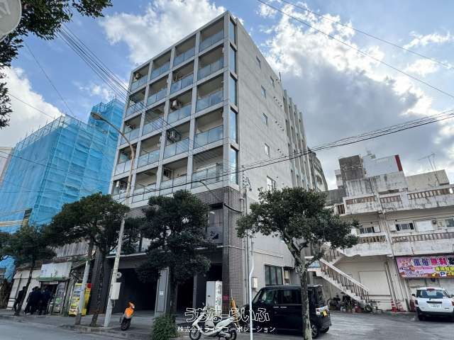Naha Tsuji Investment Apartment Building with 6.34% Yield - Thumbnail 2
