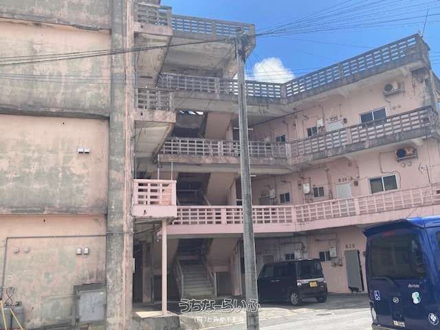 403.5 sqm Land for Sale in Okinawa City, Demolition Possible - Thumbnail 3