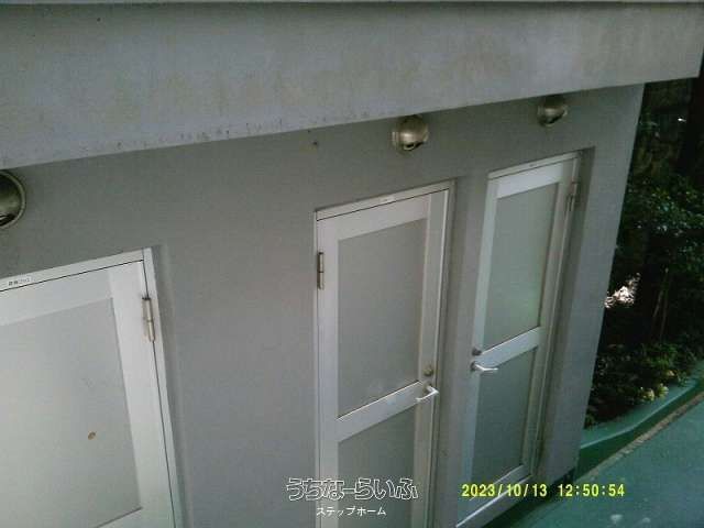2LDK Apartment for Rent in Chatan, Okinawa with Parking & Storage - Thumbnail 3