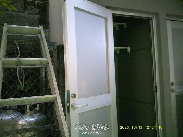 2LDK Apartment for Rent in Chatan, Okinawa with Parking & Storage - Thumbnail 4
