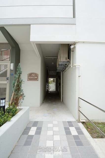 1K Apartment for Rent in Naha City, Okinawa - Near Monorail - Thumbnail 3