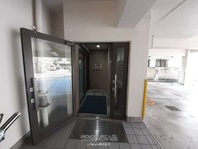 1R Apartment for Rent in Naha City Site Nishimachi, Okinawa - Thumbnail 3