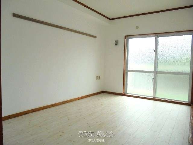 Renovated 1LDK Apartment for Rent in Urasoe, Okinawa - Thumbnail 2