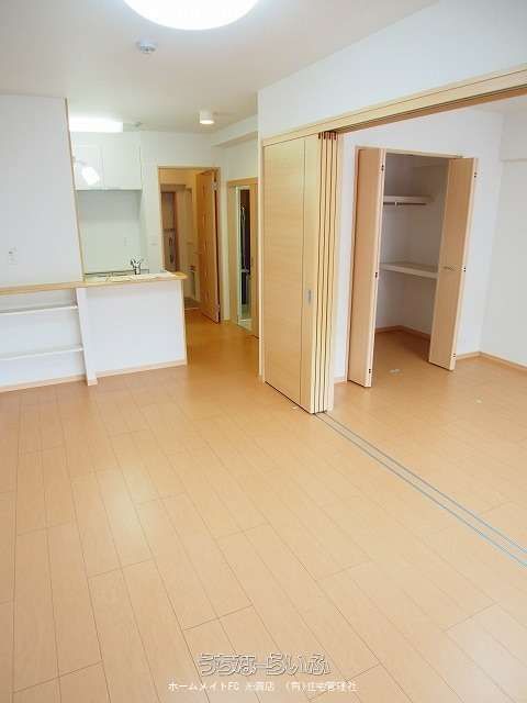 Calm Villa Isaoshi 403: 1LDK Apartment for Rent in Nanjo City, Okinawa - Thumbnail 4