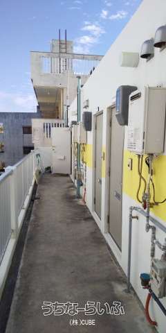 Tozan Heights II 304: 1R Apartment for Rent in Urasoe, Okinawa - Thumbnail 2