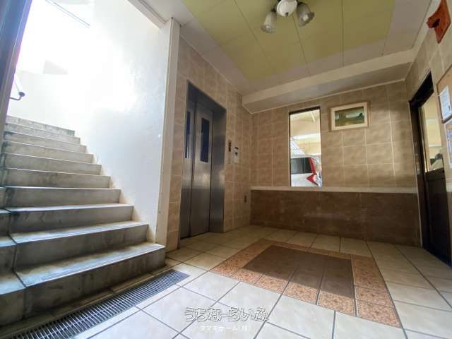 Renovated 3LDK Apartment with Large Roof Balcony Near Tsubogawa Station, Naha - Thumbnail 2