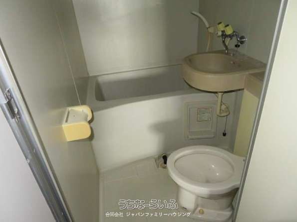 Haitsu Yu 205: 1R Apartment for Rent in Ginowan, Okinawa - Thumbnail 4