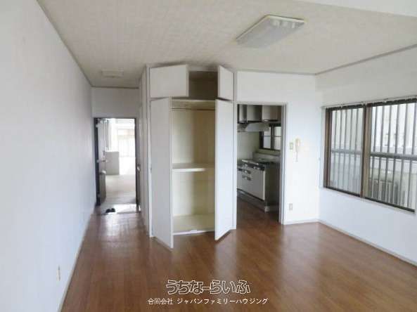 Haitsu Yu 205: 1R Apartment for Rent in Ginowan, Okinawa - Thumbnail 2