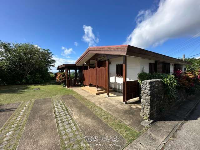 Shop House for Sale in Ishigaki, Okinawa with Sea Views - Thumbnail 3