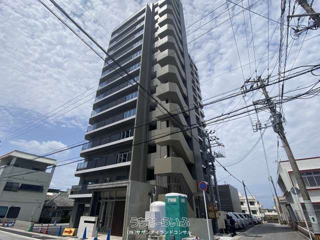 New 2LDK Ocean View Apartment for Rent in Okinawa City - Image 1