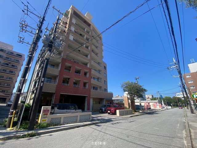 Pet-Friendly 3LDK Apartment for Rent in Naha's Omoromachi - Thumbnail 3