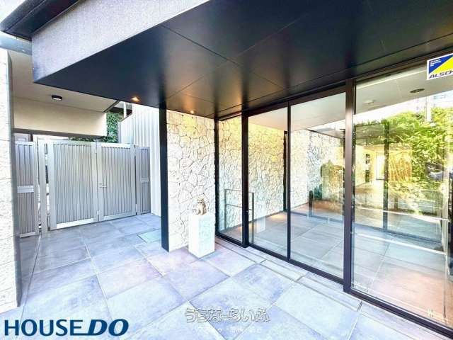 Premist Chatan Ihei Sea & Forest Condo for Sale in Okinawa - Thumbnail 3