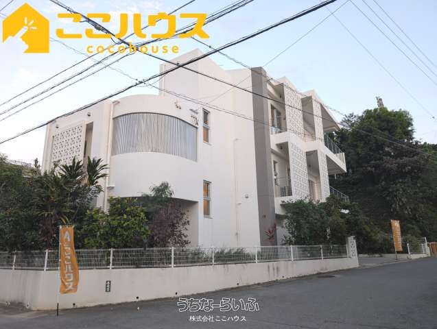 Spacious 3LDK Corner-Plot Home in Naha, Okinawa | 4 Car Parks - Thumbnail 2