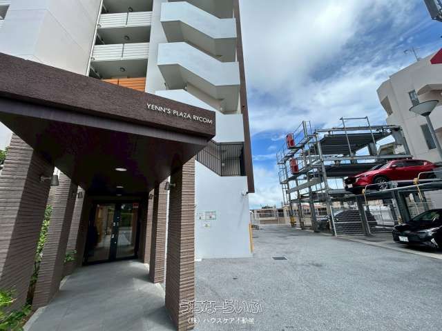 3LDK Corner Apartment with Ocean View in YENN'S PLAZA RYCOM, Okinawa - Thumbnail 3