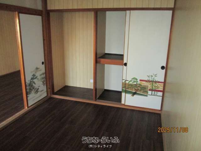 Renovated 1LDK Apartment for Rent in Okinawa City - Thumbnail 2