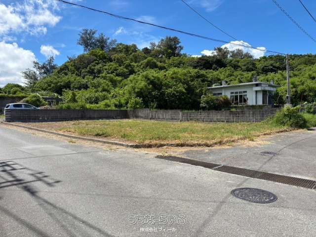 272m² Land for Sale in Uruma City, Okinawa - Corner Plot with Utilities - Thumbnail 2