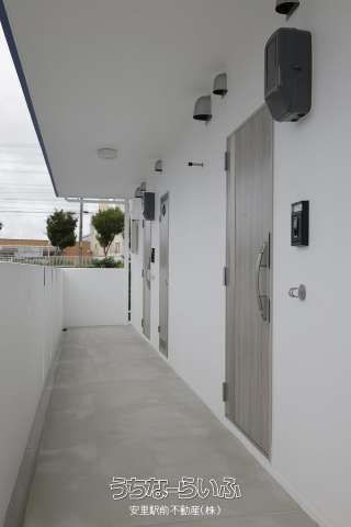 1LDK Pet-Friendly Apartment for Rent in Urasoe, Okinawa - Thumbnail 3