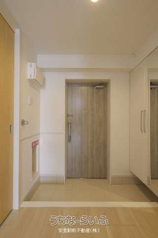 1LDK Pet-Friendly Apartment for Rent in Urasoe, Okinawa - Thumbnail 4