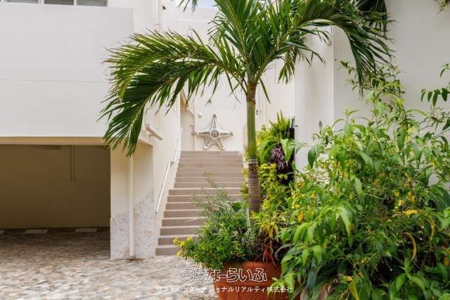 Luxury 3-Villa Complex with Private Pools in Kouri, Okinawa - Thumbnail 4
