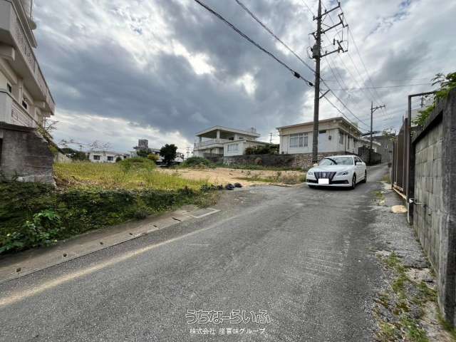 64.61 Tsubo Land Plot in Quiet Yomitan Village, Okinawa - Thumbnail 2