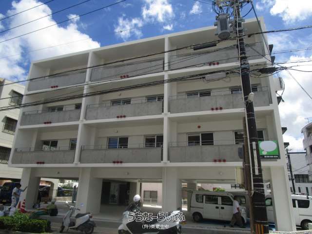 1LDK Apartment for Rent in Naha Kankaru, Near Monorail - Thumbnail 2