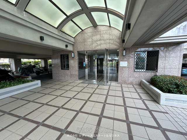 3LDK Apartment for Sale in Ginowan, Okinawa with South Balcony - Thumbnail 2
