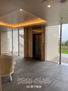 Top-Floor 3LDK Apartment with Wrap-Around Balcony in Kitakagusuku - Thumbnail 3