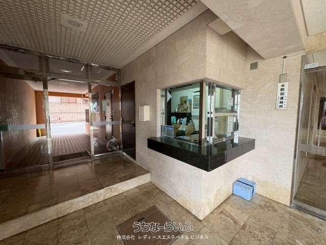 Renovated 3DK Apartment with Ocean View in Naha, Okinawa - Thumbnail 4