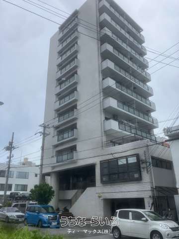 Pegasus Mansion Akebono 201: Spacious Office Condo in Naha, Okinawa - Thumbnail 4