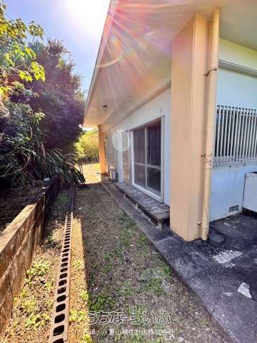 4LDK Detached House with Tenant Space in Ibaruma, Ishigaki - Thumbnail 2