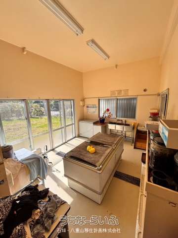4LDK Detached House with Tenant Space in Ibaruma, Ishigaki - Thumbnail 4
