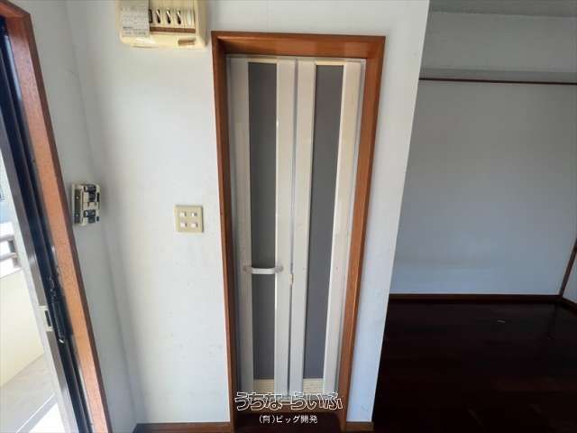 1R Apartment for Rent in Naha, Okinawa - Bright Corner Unit - Thumbnail 4