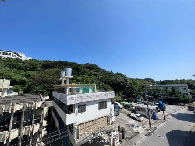 1R Apartment for Rent in Naha, Okinawa - Bright Corner Unit - Thumbnail 2