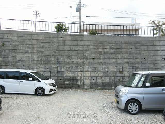 565 sqm Land for Sale in Ginowan City, Okinawa - Thumbnail 2