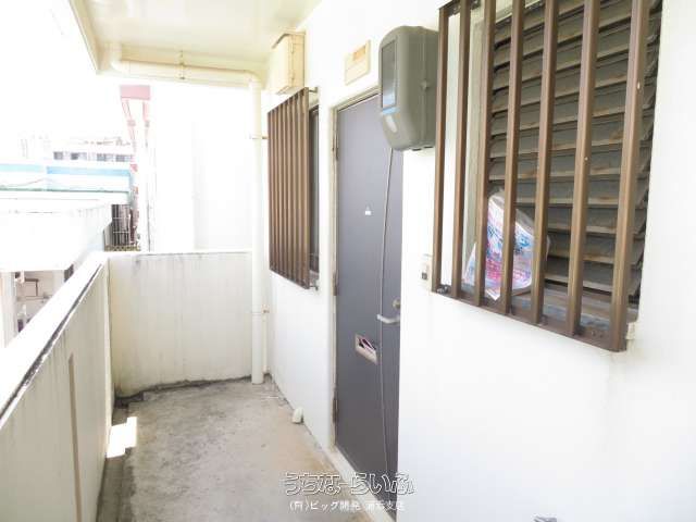 1R Apartment for Rent in Urasoe, Okinawa - No Deposit, No Key Money - Thumbnail 3