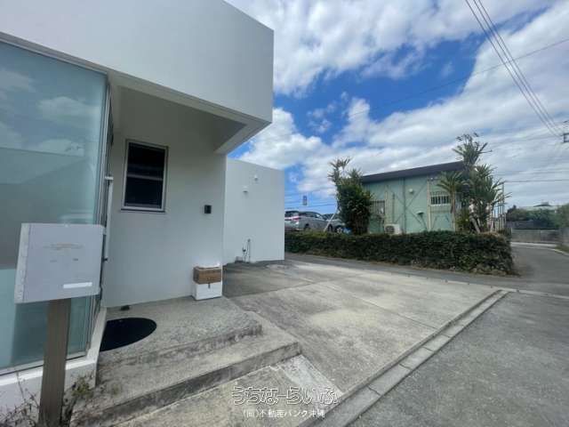 3LDK Designer House for Sale in Yaese Town, Okinawa - Thumbnail 3