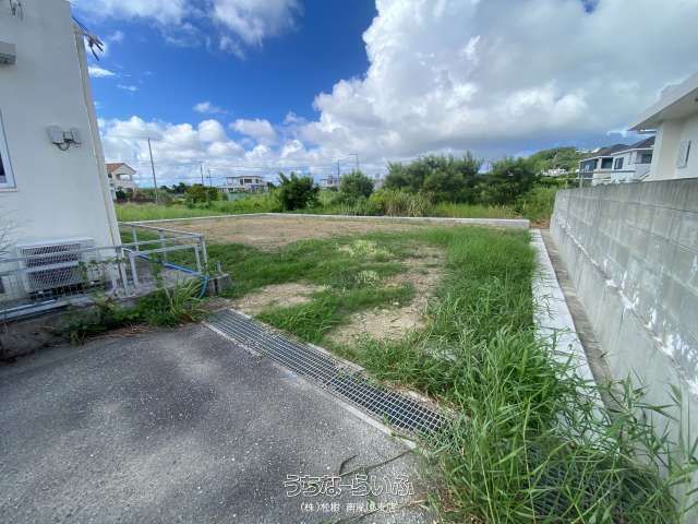 Flat 227.25m² Land Plot for Sale in Yaeze Town, Okinawa - Thumbnail 2