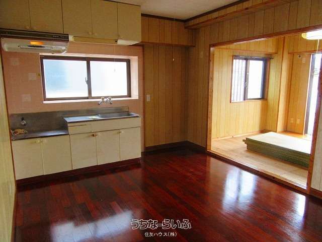 Happy Heights 302: 3LDK Family Apartment for Rent in Okinawa City - Thumbnail 3