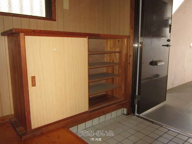 Maruyu Apartment 202 - 2LDK Rental in Okinawa City - Thumbnail 3