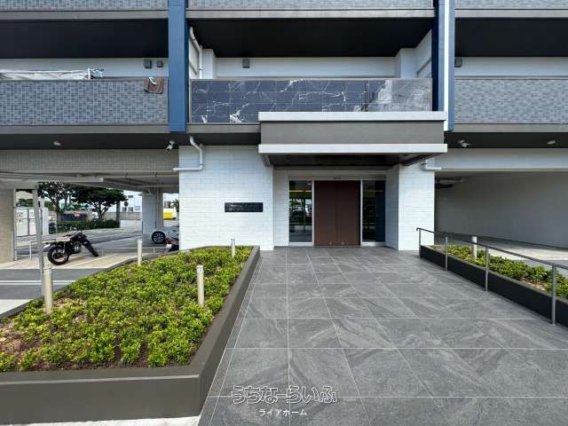 Presence Lodge Ginowan Oyama Vault 3LDK Apartment for Sale - Thumbnail 4